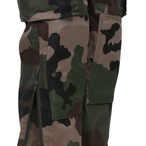 111310 Smock pants Recon3 <big>Smock pants Recon Ripstop broek Franse Camo gemaakt van 65% polyester en 35% katoen</big> <strong>Kenmerken:</strong> <ul> <li><big>Voorzien van 6 opbergzakken </big></li> <li><big>Knie-bescherming ( eventueel verwijderbaar )</big></li> <li><big>Breedte onderkant broekspijp verstelbaar door middel van rits </big></li> <li><big>Enkele molle aansluitingen </big></li> <li><big>Broek verstelbaar met koorden en riemen</big></li> </ul> <a title="Maattabel" href="https://dump.dev.newagents.nl/wp-content/uploads/2021/10/111310-Smock-pants-Recon.pdf" target="_blank" rel="noopener noreferrer"><button><span style="color: #ef471f; font-size: medium;"><strong>Maattabel</strong></span></button></a>