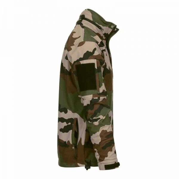 129844 Soft shell jack tactical French camo2 <big>Shell Layer van 100% polyester in Franse Camo, 4-way elastic en allerhoogste kwaliteit.</big> <big><strong>Kenmerken:</strong></big> <ul> <li><big>Dubbele sluiting aan de voorzijde  </big></li> <li><big>Oprolbare capuchon </big></li> <li><big>Hoge kraag </big></li> <li><big>Verticale steekzakken met rits </big></li> <li><big>Twee schouderzakken met velcro</big></li> <li><big>Onderarm pocket op linker arm met rits </big></li> <li><big>Grote pocket op de achterzijde </big></li> <li><big>Twee ventilatie ritsen onder arm </big></li> <li><big>Trekkoord tailleband </big></li> <li><big>Verstelbare pols band</big></li> </ul> <div class="colorimg"></div>