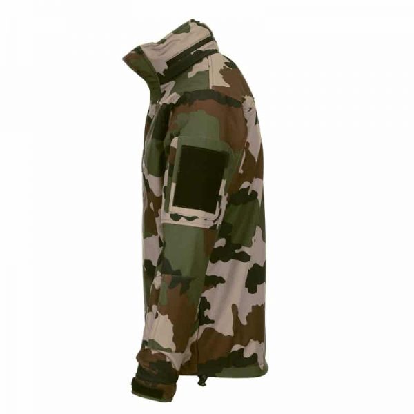129844 Soft shell jack tactical French camo3 <big>Shell Layer van 100% polyester in Franse Camo, 4-way elastic en allerhoogste kwaliteit.</big> <big><strong>Kenmerken:</strong></big> <ul> <li><big>Dubbele sluiting aan de voorzijde  </big></li> <li><big>Oprolbare capuchon </big></li> <li><big>Hoge kraag </big></li> <li><big>Verticale steekzakken met rits </big></li> <li><big>Twee schouderzakken met velcro</big></li> <li><big>Onderarm pocket op linker arm met rits </big></li> <li><big>Grote pocket op de achterzijde </big></li> <li><big>Twee ventilatie ritsen onder arm </big></li> <li><big>Trekkoord tailleband </big></li> <li><big>Verstelbare pols band</big></li> </ul> <div class="colorimg"></div>