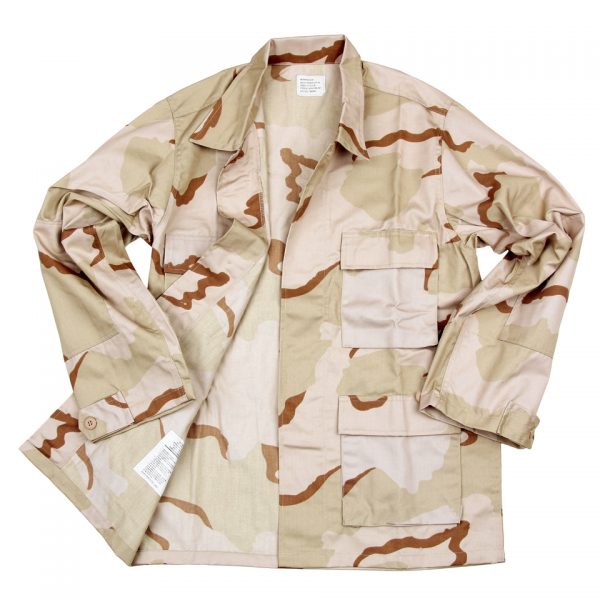 44 <div class="colordesc"> <strong><big>BDU binnenjack</big></strong> <hr /> Het BDU binnenjack, ook wel bekend als veldjack Zwart, is een essentieel kledingstuk voor avonturiers en liefhebbers van outdoor activiteiten. Met 4 handige opgestikte zakken aan de voorzijde biedt dit binnenjack voldoende opbergruimte voor al je benodigdheden. Gemaakt van hoogwaardig materiaal, bestaande uit 65% polyester en 35% katoen, is dit binnenjack ontworpen om bestand te zijn tegen ruwe omstandigheden en langdurig gebruik. Of je nu gaat wandelen in de natuur, survivalen in het wild, vissen aan de waterkant of andere outdoor avonturen beleeft, het BDU binnenjack staat altijd voor je klaar. Dit veelzijdige veldjack is verkrijgbaar in verschillende kleuren en maten, zodat je de perfecte pasvorm en stijl kunt kiezen die bij jou past. De duurzame constructie en functionele ontwerp maken het binnenjack een betrouwbare metgezel tijdens al je avonturen. </div> <div><a title="Maattabel" href="https://dump.dev.newagents.nl/wp-content/uploads/2021/11/125432-BDU-binnen-jas-maattabel.pdf" target="_blank" rel="noopener noreferrer"><button><span style="color: #ef471f; font-size: medium;"><strong>Maattabel</strong></span></button></a></div>