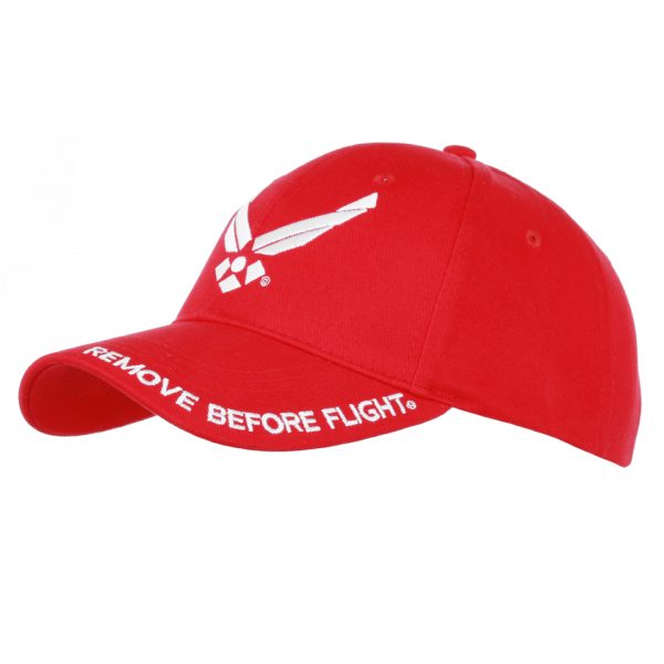 BASEBALL CAP REMOVE BEFORE FLIGHT Baseball cap van 100% katoen. De cap is verstelbaar en heeft een print op de voorzijde van de cap. <div class="colordesc">Rood</div>