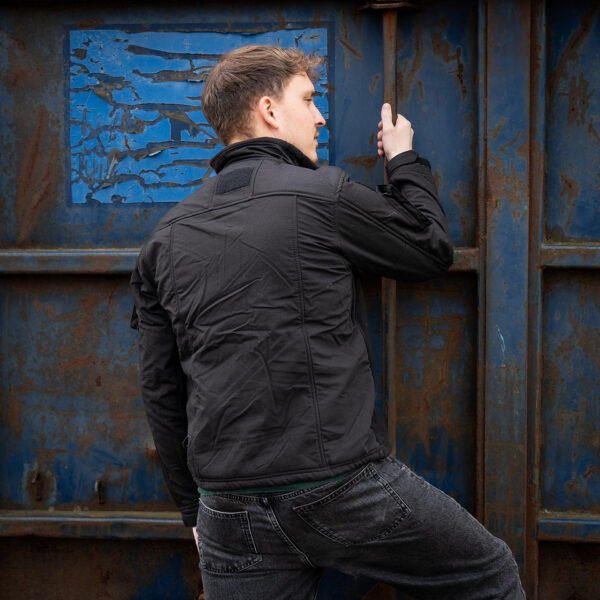 COMBAT FLEECE VEST14 <div>Het <strong>combat fleece vest</strong> is ontworpen voor optimale veelzijdigheid en comfort tijdens outdooractiviteiten. Dit vest, gemaakt van hoogwaardig <strong>polyester</strong>, is voorzien van strategische ventilatieopties onder de oksels en verschillende opbergzakken voor al je benodigdheden. De robuuste <strong>YKK-ritsen</strong> garanderen duurzaamheid, terwijl de mogelijkheid om patches op de voor-, achter- en mouwgedeeltes te bevestigen, zorgt voor een gepersonaliseerde uitstraling. Dankzij het <strong>elastische koord met lockers</strong> aan de taille kun je de pasvorm eenvoudig aanpassen voor extra comfort tijdens het dragen.</div> <div></div> <div><a title="Maattabel" href="https://dump.dev.newagents.nl/wp-content/uploads/2020/04/deDump.nl-101-INC-COMBAT-FLEECE-VEST.pdf" target="_blank" rel="noopener noreferrer"><button><span style="color: #ef471f;font-size: medium"><strong>Maattabel</strong></span></button></a></div>