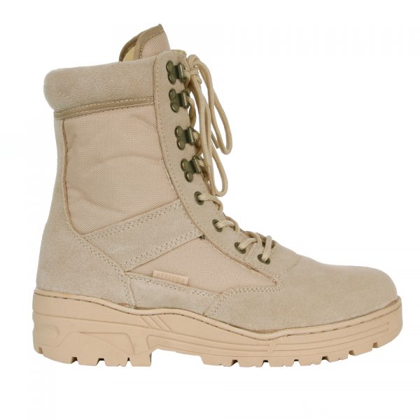 PR. SNIPER BOOTS6 Sniper Schoenen: De Ultieme Keuze voor Professionals die Hoge Prestaties eisen Als u op zoek bent naar een schoen die is ontworpen om te presteren in de meest veeleisende omgevingen, dan zijn de Sniper schoenen de perfecte keuze voor u. Deze schoenen zijn speciaal ontworpen voor professionals die heavy duty, outdoor activiteiten uitvoeren, zoals militairen, politieagenten en jagers. De Sniper schoenen zijn gemaakt van hoogwaardige materialen, met een bovenmateriaal dat voor 75% bestaat uit buffalo leer en voor 25% uit nylon. Dit zorgt voor een duurzame en sterke schoen die bestand is tegen slijtage en schade. Deze schoenen zijn uitgerust met een ademende KBTex voering en een Thinsulate voering, die zorgen voor warmte en comfort tijdens koude temperaturen. De versterkte neus beschermt uw voeten tegen mogelijke gevaren, terwijl de uitneembare binnenzool ervoor zorgt dat de schoen perfect past bij uw voet. De volledig opgevulde kraag van de schoen biedt extra comfort en bescherming tegen schuren en wrijving, terwijl de anti-slip en oliebestendige zool zorgt voor een veilige en stabiele grip op elke ondergrond. Als u op zoek bent naar een lichtgewicht en duurzame schoen die is ontworpen om te presteren in de meest veeleisende omgevingen, dan zijn de Sniper schoenen de ideale keuze voor u. Of u nu gaat jagen in het bos of een speciale missie uitvoert, deze schoenen zullen u niet teleurstellen. <div><strong>Twijfel je over de maat, bestel dan één maatje groter. De schoenen vallen wat kleiner uit.</strong></div>