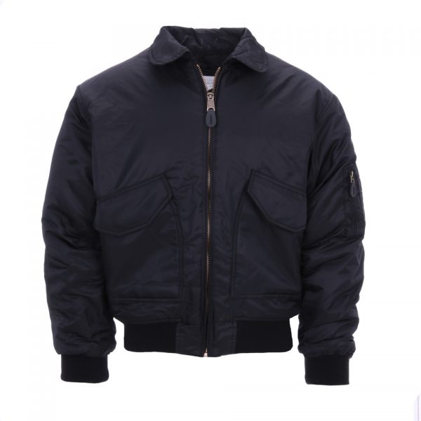 cwuu De <strong>CWU-jas</strong> combineert stijl en functionaliteit voor de moderne avonturier. Deze jas, geïnspireerd op klassieke vliegerjassen, is gemaakt van duurzaam <strong>100% nylon</strong> aan de buitenkant en een comfortabele <strong>polyester voering en vulling</strong>. Of je nu op zoek bent naar een jas voor dagelijks gebruik of iets dat je beschermt tegen kouder weer, de CWU-jas biedt de ideale mix van comfort en bescherming. De kraag met zwart gestikte voering geeft een unieke, stoere uitstraling, terwijl de praktische zakken genoeg ruimte bieden voor je essentials. <a title="Maattabel" href="https://dump.dev.newagents.nl/wp-content/uploads/2022/06/1224101-CWU-jack-maattabel.pdf" target="_blank" rel="noopener noreferrer"><button><span style="color: #ef471f; font-size: medium;"><strong>Maattabel</strong></span></button></a>