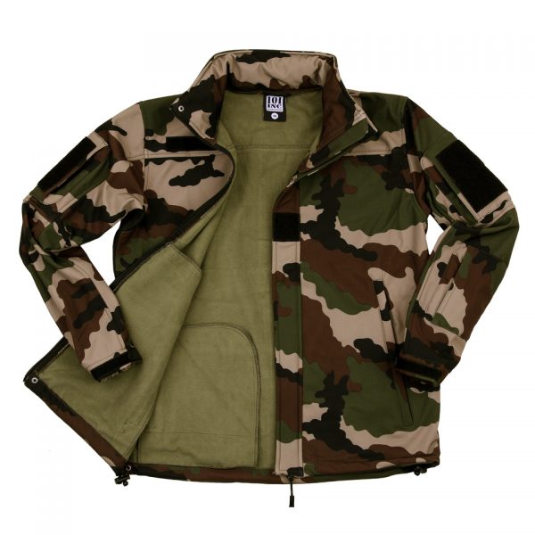 frans <big>Shell Layer van 100% polyester in Franse Camo, 4-way elastic en allerhoogste kwaliteit.</big> <big><strong>Kenmerken:</strong></big> <ul> <li><big>Dubbele sluiting aan de voorzijde  </big></li> <li><big>Oprolbare capuchon </big></li> <li><big>Hoge kraag </big></li> <li><big>Verticale steekzakken met rits </big></li> <li><big>Twee schouderzakken met velcro</big></li> <li><big>Onderarm pocket op linker arm met rits </big></li> <li><big>Grote pocket op de achterzijde </big></li> <li><big>Twee ventilatie ritsen onder arm </big></li> <li><big>Trekkoord tailleband </big></li> <li><big>Verstelbare pols band</big></li> </ul> <div class="colorimg"></div>