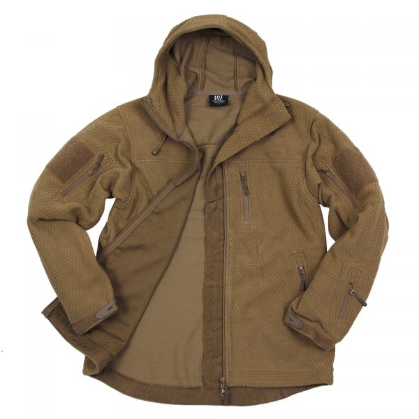 hexagon Ben je op zoek naar een comfortabel en functioneel fleece vest dat je warm houdt tijdens al je outdooractiviteiten? Het <strong>Hexagon fleece vest</strong> biedt een perfecte balans tussen stijl en functionaliteit. Dit veelzijdige vest is vervaardigd uit 260g/m² hoogwaardig polyester en biedt niet alleen optimale warmte, maar is ook ademend, zodat je je zelfs in actieve situaties comfortabel voelt. Dankzij het strakke ontwerp en de praktische details is dit vest ideaal voor zowel werk als recreatie. Met de handige verstelbare capuchon ben je goed beschermd tegen wind en regen, terwijl de verschillende zakken ervoor zorgen dat je altijd al je benodigdheden bij de hand hebt. Dit vest is uitgerust met <strong>twee ruime cargo-zakken op de mouwen</strong>, een cargo-zak op de onderarm, en <strong>drie voorzakken</strong> – perfect voor het veilig opbergen van je telefoon, sleutels, en andere kleine items. Dankzij de mogelijkheid om patches met velcro te bevestigen op de mouwen, kun je dit vest bovendien personaliseren naar je eigen smaak en wensen.