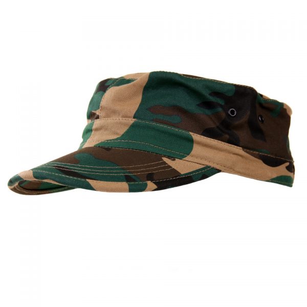 kinderpet camo2 Modieuze kinderpet met militaire look, verkrijgbaar in verschillende kleuren. De kindercap Camo heeft een zeer aangenaam en lichtgewicht comfort en past bij elk outfit. De kindercap Camo is gemaakt van 100% katoen. One size fits all!!