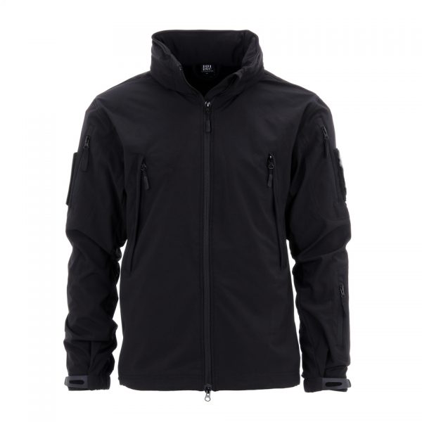 soft1 <big>Softshell jack Zwart met oprolbare capuchon, hoge kraag, zakken met ritssluitingen en velcro patches.</big> <strong>Kenmerken:</strong> <ul> <li><big>Warme verstevigde kraag met oprolbare capuchon </big></li> <li><big>Waterafstotend </big></li> <li><big>Twee verticale borstzakken </big></li> <li><big>Twee binnenzakken </big></li> <li><big>Twee zakken op de rug </big></li> <li><big>Twee zakken op bovenarm en één op de voorarm </big></li> <li><big>Klittenband patches </big></li> <li><big>Verstevigingen op schouder en onderarm </big></li> <li><big>Ritssluiting onder de arm/oksel voor extra ventilatie </big></li> <li><big>Verstelbare polsen</big></li> <li><big>Ritssluiting</big></li> </ul> <div><a title="Maattabel" href="https://dump.dev.newagents.nl/wp-content/uploads/2019/03/deDump.nl-SOFT-SHELL-JACK-TACTICAL-SUMMER-VERSION-Maattabel.pdf" target="_blank" rel="noopener noreferrer"> <button><span style="color: #ef471f;font-size: medium"><strong>Maattabel</strong></span></button></a></div>