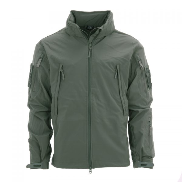 soft2 <big>Softshell jack FG met oprolbare capuchon, hoge kraag, zakken met ritssluitingen en velcro patches.</big> <strong>Kenmerken:</strong> <ul> <li><big>Warme verstevigde kraag met oprolbare capuchon </big></li> <li><big>Waterafstotend </big></li> <li><big>Twee verticale borstzakken </big></li> <li><big>Twee binnenzakken </big></li> <li><big>Twee zakken op de rug </big></li> <li><big>Twee zakken op bovenarm en één op de voorarm </big></li> <li><big>Klittenband patches </big></li> <li><big>Verstevigingen op schouder en onderarm </big></li> <li><big>Ritssluiting onder de arm/oksel voor extra ventilatie </big></li> <li><big>Verstelbare polsen</big></li> <li><big>Ritssluiting</big></li> </ul> <div><a title="Maattabel" href="https://dump.dev.newagents.nl/wp-content/uploads/2019/03/deDump.nl-SOFT-SHELL-JACK-TACTICAL-SUMMER-VERSION-Maattabel.pdf" target="_blank" rel="noopener noreferrer"> <button><span style="color: #ef471f;font-size: medium"><strong>Maattabel</strong></span></button></a></div>