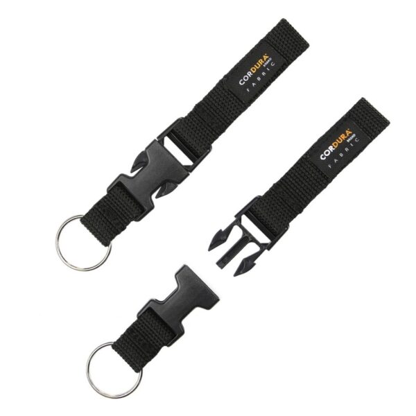 259367 Handcuffs key hanger Cordura DP2021 <strong>Handcuffs Key Hanger Cordura DP202:</strong> <ul> <li><strong>Gemaakt van 100% Cordura</strong>: uiterst duurzaam en slijtvast</li> <li><strong>Lichtgewicht ontwerp</strong>: slechts 25 gram, ideaal voor dagelijks gebruik</li> <li><strong>Compacte lengte van 15 cm</strong>: gemakkelijk mee te nemen en op te bergen</li> <li>Speciaal ontworpen voor het veilig bevestigen van handboeisleutels</li> <li>Geschikt voor professionals in veiligheid, wetshandhaving en beveiliging</li> </ul> Deze <strong>sleutelhanger</strong> is een betrouwbare keuze voor iedereen die waarde hecht aan kwaliteit en functionaliteit. Met zijn robuuste ontwerp en praktische eigenschappen is de <strong>Handcuffs Key Hanger Cordura DP202</strong> de perfecte oplossing voor het veilig organiseren van je sleutels. <strong>Waarom kiezen voor de Handcuffs Key Hanger Cordura DP202?</strong> Deze sleutelhanger biedt een combinatie van <strong>duurzaamheid</strong>, <strong>gebruiksgemak</strong> en <strong>lichtgewicht comfort</strong>. Het is de perfecte accessoire voor professionals die alleen genoegen nemen met het beste in hun uitrusting.