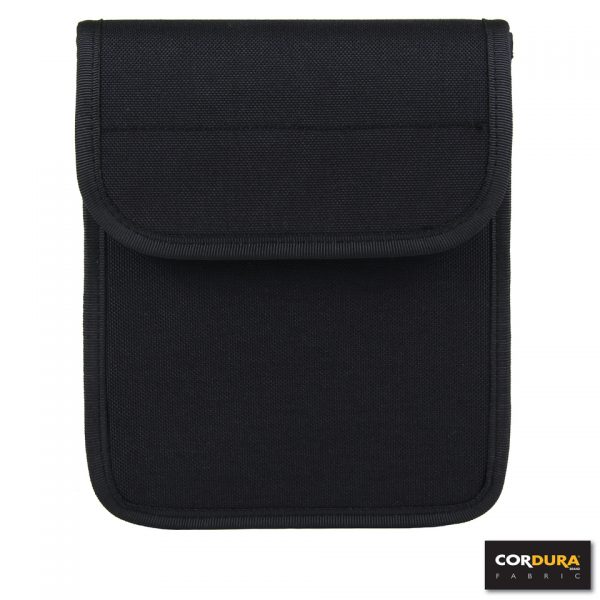 DOCUMENT POUCH CORDURA DP222 Document pouch van 100% Cordura. Deze pouch is geschikt voor verschillende documenten/notitie boekjes. Voorzien van een riemlus. Afmeting: 20 x 16 x 5 cm. <div class="colordesc">Zwart</div>