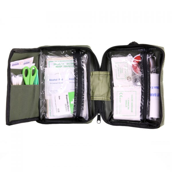 FIRST AID KIT MEDIC BAG4 First Aid Kit medic tas gemaakt van 100% nylon. <strong>Inhoud: </strong> <ul> <li>Watten staafjes 10 stuks</li> <li>Alcohol gedrenkte doekjes 4 stuks</li> <li>Schaar 1 stuk</li> <li>Plastic pincet 1 stuk</li> <li>Flexibele stof bandages 8 stuks</li> <li>Gaasjes 5 stuks</li> <li>Flexibele bandage 1 stuk</li> <li>Hechtpleister 1 stuk</li> <li>Latex handschoen 1 stuk</li> <li>7,5 cm gaasverband 7,5 cm 5 stuks</li> <li>5 cm gaasverband 5 cm 5 stuks</li> <li>Driehoekige bandages 2 stuks</li> <li>Veiligheids spelden 4 stuks</li> <li>Mond op mond beademings kapje 1 stuk</li> <li>Tas 1 stuk</li> </ul> <strong>Afmetingen:</strong> 14 x 20 x 5 cm <div class="colordesc">groen</div>