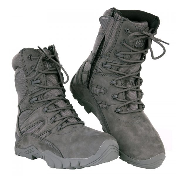 PR. TACTICAL BOOTS RECON <big>Tactical boots Wolf Grey gemaakt van 100% leder. Deze boots zijn speciaal gemaakt voor buitensport en Security maar ook geschikt voor casual gebruik. Voorzien van een YKK rits voor gemakkelijk snel in-en uitstappen. De boots hebben een anti-slip en een olie-bestendige zool. Doordat de boots lichtgewicht en flexibel zijn, lopen de schoenen erg comfortabel. </big> <big><strong>Kenmerken:</strong></big> <ul> <li><big>Gemaakt van 100% leder</big></li> <li><big>YKK rits</big></li> <li><big>Anti-slip en olie-bestendige loopzool</big></li> <li><big>Licht van gewicht</big></li> </ul> <div> <div></div> </div>