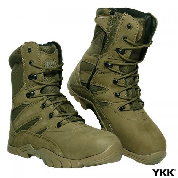 PR. TACTICAL BOOTS RECON1 <big>Tactical boots Wolf Grey gemaakt van 100% leder. Deze boots zijn speciaal gemaakt voor buitensport en Security maar ook geschikt voor casual gebruik. Voorzien van een YKK rits voor gemakkelijk snel in-en uitstappen. De boots hebben een anti-slip en een olie-bestendige zool. Doordat de boots lichtgewicht en flexibel zijn, lopen de schoenen erg comfortabel. </big> <big><strong>Kenmerken:</strong></big> <ul> <li><big>Gemaakt van 100% leder</big></li> <li><big>YKK rits</big></li> <li><big>Anti-slip en olie-bestendige loopzool</big></li> <li><big>Licht van gewicht</big></li> </ul> <div> <div></div> </div>