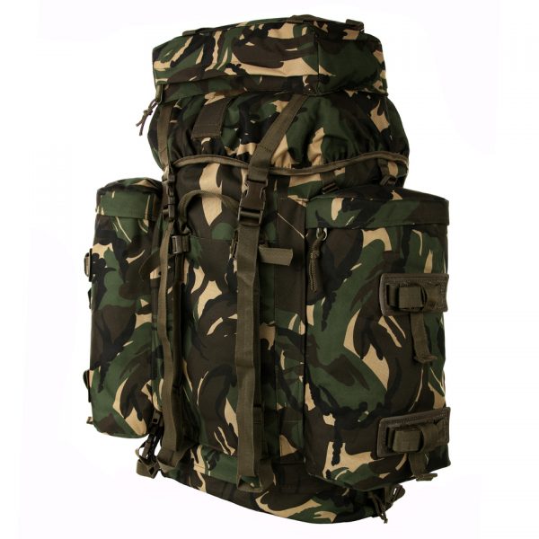 Rugzak commando 3 <h3 data-start="0" data-end="60"><strong data-start="4" data-end="53">101 INC Commando Rugzak – 70L + 16L Zijvakken</strong> </h3> <p data-start="62" data-end="385">De <strong data-start="65" data-end="96">Commando Rugzak van 101 INC</strong> is een robuuste en veelzijdige <strong data-start="128" data-end="148">militaire rugzak</strong>, perfect voor <strong data-start="163" data-end="241">outdoor avonturen, survival, airsoft, hiking, kamperen en tactisch gebruik</strong>. Met een ruime inhoud van <strong data-start="268" data-end="301">70 liter + 16 liter zijvakken</strong>, biedt deze rugzak voldoende opbergruimte voor al je uitrusting en benodigdheden.</p> <p data-start="387" data-end="652">Gemaakt van <strong data-start="399" data-end="437">duurzaam 600D PVC-gecoat polyester</strong>, is deze rugzak <strong data-start="454" data-end="520">waterafstotend, slijtvast en bestand tegen ruwe omstandigheden</strong>. De <strong data-start="525" data-end="567">verstelbare schouderbanden en heupband</strong> zorgen voor optimaal draagcomfort, zelfs bij langdurig gebruik en zware bepakking.</p>