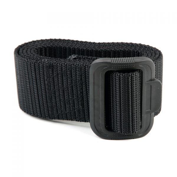 SECURITY RIEM Security riem is gemaakt van de allerbeste kwaliteit nylon. Het is verkrijgbaar in 1 maat dus het past voor iedereen! Het is voorzien van een zeer gemakkelijk buckle zodat het openen en sluiten erg handig gaat! Verder is deze riem vliegtuig vriendelijk want deze kan je bij controle gewoon omhouden zonder problemen te krijgen!!!!! <div class="colordesc">zwart</div>