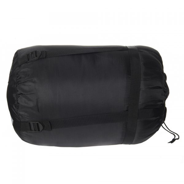 SLAAPZAK SNIPER ZWART Slaapzak sniper Zwart <strong>Kenmerken:</strong> <ul> <li>Buitenkant van 100% polyester</li> <li>Voering van 100% polycotton</li> <li>20 tot -5 graden</li> <li>Afmeting; 230 X 80 X 55 cm</li> </ul>