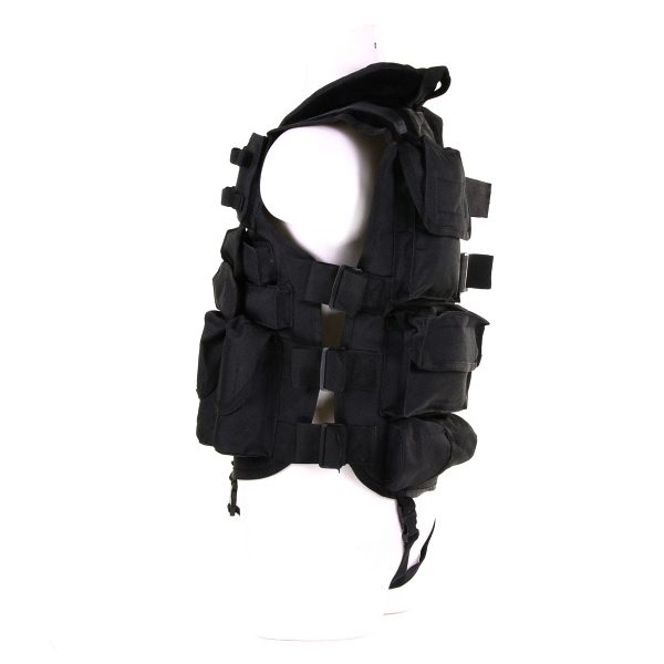 TACTICAL VEST MET KRAAG1 Tactical vest van 100% nylon. <div class="colordesc">zwart</div>