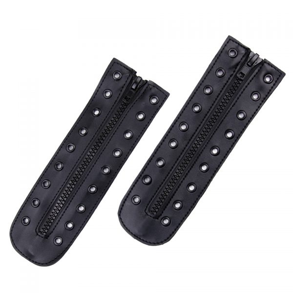 VETER RITS 9 GAATS 9 rings veter rits van synthetisch leer Lengte: 24 cm Set á 2 stuks Deze bevestig je aan je schoenen waardoor je van een vetersluiting een ritssluiting maakt. <div class="colordesc">zwart</div>