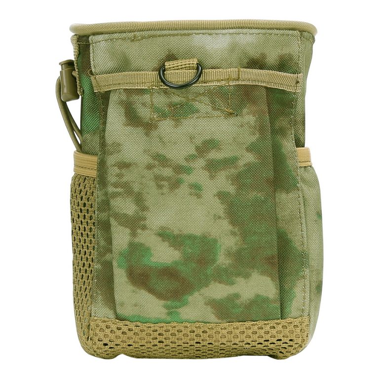 359540 Dump pouch1 Deze <strong>opvouwbare dump pouch</strong> van <strong>101 INC</strong> is een onmisbare accessoire voor iedereen die actief bezig is met tactische operaties, airsoft of outdoor activiteiten. Gemaakt van <strong>100% nylon</strong>, met <strong>klittenbandsluiting</strong>, <strong>trekkoord</strong> en <strong>Molle clips</strong> voor eenvoudige bevestiging. Compact, lichtgewicht en toch duurzaam. <strong>Belangrijkste voordelen:</strong> <ul> <li><strong>Opvouwbaar design</strong> voor gemakkelijke opslag</li> <li><strong>100% nylon</strong>: lichtgewicht en slijtvast</li> <li>Voorzien van <strong>klittenband, trekkoord en Molle clips</strong></li> <li>Geschikt voor gebruik tijdens tactische operaties, airsoft en outdoor activiteiten</li> <li><strong>Compacte afmeting</strong>: 20 x 14,5 x 12 cm</li> </ul>