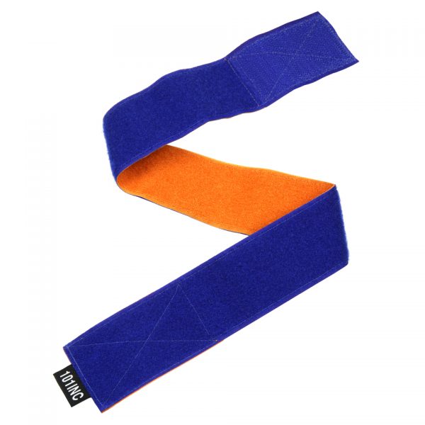 ARM STRAP WITH VELCRO1 Klitteband strap voor om de bovenarm van 100% nylon De strap is dubbelzijdig met klitteband en heeft 2 kleuren zodat deze in verschillende kleuren gebruikt kan worden. <div class="colordesc">paars/roze</div> <div></div> <div> <div class="colordesc">blauw/oranje</div> </div> <div></div> <div> <div class="colordesc">rood/geel</div> </div>
