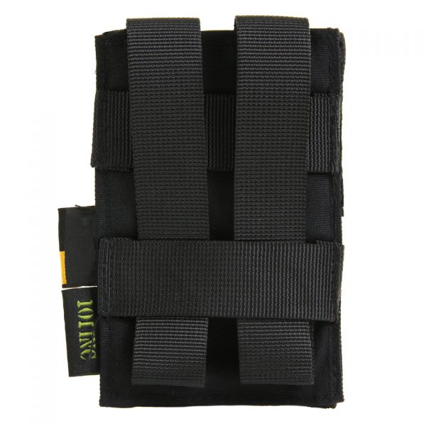 ELASTIC BAND M4 POUCH 11 1 Elastic band M4 pouch gemaakt van polyster en elastan. <strong>Afmeting: </strong>8 x 13 x 0.5 cm Let op! De kleur ICC FG is aan de voorzijde effen groen en aan de achterzijde (molle) in de camo kleur. <div> <div class="colorimg">Zwart</div> </div>