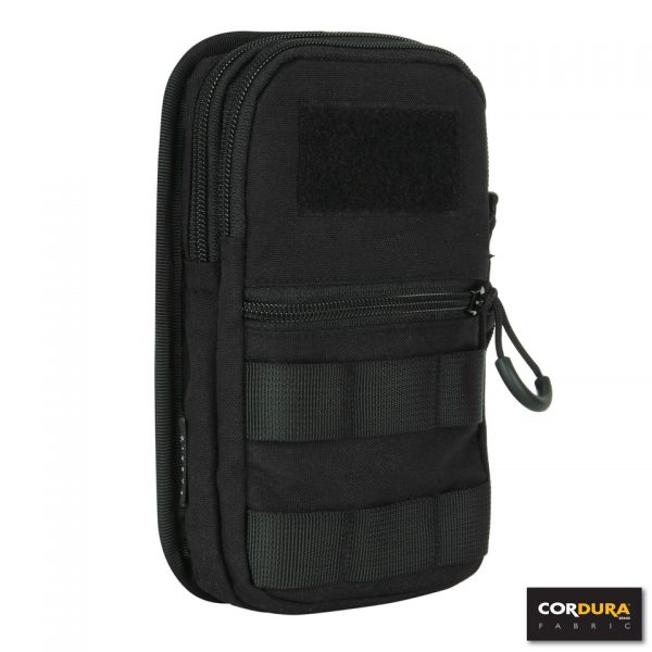 PADDED UTILITY POUCH CORDURA LQ16168 Utility Pouch gemaakt van Cordura Fabric Nylon. Multifunctionele pouch tijdens outdoor activiteiten of dienst. <strong>Kenmerken:</strong> <ul> <li>Voorzien van Molle</li> <li>YKK rits</li> <li>Cordura Fabric</li> <li>Versterkte achterkant pouch</li> <li>Riem om ritsen vast te zetten</li> <li>Klein opberg compartiment voorzijde</li> </ul> <strong>Afmeting: </strong>20 x 12 x 6 cm zwart