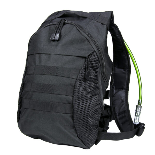 WATERPACK WITH 3 LTR. WATERBLADDER LQ16015 e1666553981395 Rugzak met waterzak die een inhoud van 3 liter heeft. <strong>Kenmerken:</strong> <ul> <li>100% nylon</li> <li>3 liter waterzak + drinkslang</li> <li>Verstelbare straps</li> <li>Verschillende opbergvakken</li> </ul> <strong>Afmetingen:</strong> 45 x 33 x 10 cm zwart