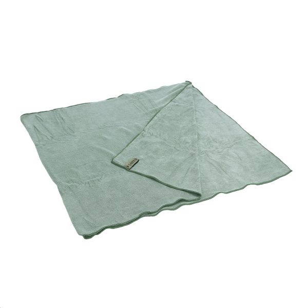 469021 Handdoek microfiber 120 X 601 Onze Microfiber Handdoek Groen, met een royale afmeting van 120 x 60 cm, biedt het beste in comfort en functionaliteit. Gemaakt van een mix van 80% polyester en 20% polyamide, combineert deze handdoek superieure zachtheid met uitstekende absorptie-eigenschappen. Het microvezelmateriaal is niet alleen buitengewoon zacht voor je huid, maar het is ook sneldrogend, wat betekent dat je jezelf snel kunt afdrogen en verfrissen. Of je nu naar het strand gaat, gaat kamperen of gewoon een snelle douche neemt, deze handdoek is je ideale metgezel. Lichtgewicht en compact, hij is gemakkelijk mee te nemen in je tas of rugzak. Kies voor comfort en efficiëntie met onze Microfiber Handdoek. Handdoek microfiber van 80% polyester en 20% polyamide Afmeting: 120 X 60 cm.