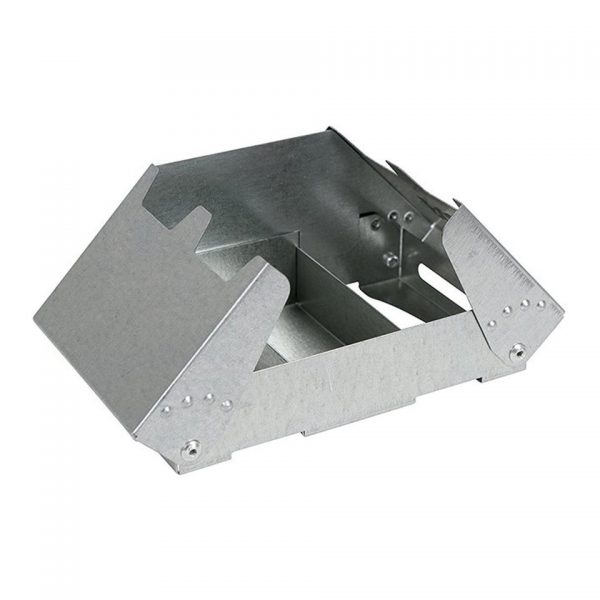 BCB FOLDING COOKER AND WINDBREAK De <strong>BCB Folding Cooker and Windbreak</strong> is een compact en handig kooktoestel dat ideaal is voor onderweg. Dit <strong>zakvormige kooktoestel</strong> is volledig van metaal en biedt een betrouwbare manier om maaltijden te bereiden tijdens je outdooravonturen. Het is ontworpen om lichtgewicht, herbruikbaar en gemakkelijk op te bergen te zijn, wat het perfect maakt voor wandelen, backpacken, kamperen of andere buitenactiviteiten. De meegeleverde windscherm helpt je om ook bij winderige omstandigheden effectief te koken. Dit kooktoestel biedt je de mogelijkheid om snel en efficiënt maaltijden te bereiden zonder te veel ruimte of gewicht toe te voegen aan je bagage. Het robuuste ontwerp zorgt ervoor dat het kooktoestel bestand is tegen het intensieve gebruik dat je kunt verwachten tijdens outdooractiviteiten. Dankzij het <strong>windscherm</strong> kan je kookervaring zelfs in winderige omstandigheden soepel verlopen, waardoor je brandstof bespaart en de kooktijd vermindert.