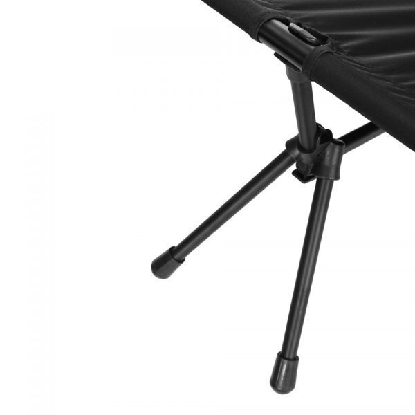 VELDBED LICHTGEWICHT1 Lichtgewicht Veldbed - High-End Aluminium Frame Dit lichtgewicht veldbed biedt het summum aan comfort en gemak voor avonturiers en reizigers. Met een robuust aluminium frame is dit veldbed duurzaam en toch zeer licht van gewicht, waardoor het ideaal is voor verschillende outdoor activiteiten zoals kamperen, vissen en reizen. Niet alleen geschikt voor avontuurlijke uitjes, maar ook perfect als logeerbed voor gasten. Het innovatieve ontwerp maakt het veldbed snel en moeiteloos in- en uitklapbaar, waardoor het gebruiksgemak optimaal is. Bovendien is het bed zeer compact op te bergen in de bijgeleverde draagtas, waardoor je het gemakkelijk overal mee naartoe kunt nemen. Specificaties: <ul> <li>Afmetingen bed: 190 x 68 x 38 cm</li> <li>Afmetingen ingepakt draagtas: 60 x 20 cm</li> <li>Draagvermogen: 125 kg</li> <li>Materiaal stof: Nylon</li> <li>Materiaal frame: Aluminium</li> </ul> Dankzij het ruime ligoppervlak van 190 x 68 cm kun je genieten van een goede nachtrust, zelfs in de wildernis. Het sterke draagvermogen van 125 kg zorgt voor een veilige en comfortabele slaapervaring. De stoffen bekleding van nylon is duurzaam en gemakkelijk schoon te houden, perfect voor avonturen in de natuur. Het aluminium frame biedt de nodige stabiliteit zonder extra gewicht toe te voegen. Het lichtgewicht veldbed met high-end aluminium frame is de ideale metgezel voor avonturiers die op zoek zijn naar comfort en mobiliteit. Bestel nu en ervaar de ultieme ontspanning tijdens je outdoor activiteiten en reizen!