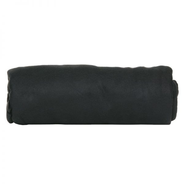 313226 Slaapzak fleece zwart De Slaapzak Fleece is een veelzijdige en comfortabele optie voor elke outdoorliefhebber. Gemaakt van 100% fleece, biedt deze slaapzak een zachte en warme slaapervaring, perfect voor zowel binnen- als buitengebruik. Dankzij de lichte en compacte constructie is hij gemakkelijk mee te nemen op kampeertrips of andere avonturen. Wat deze slaapzak extra handig maakt, is zijn multifunctionaliteit. Je kunt hem niet alleen als slaapzak gebruiken, maar ook als een warme deken of als extra voering binnen een andere slaapzak bij extreem koude omstandigheden. Met een royale afmeting van 190 x 75 cm biedt de slaapzak voldoende ruimte voor een comfortabele nachtrust.