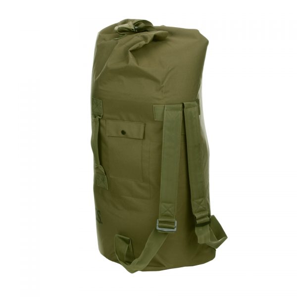 PLUNJE RUGZAK3 De Plunje-rugzak, gemaakt van robuust 100% polyester, biedt veelzijdigheid met draagstraps voor rugzakfunctionaliteit. Met handvat, schouderband, en 6 metalen ringen voor gemakkelijke sluiting. Een eenvoudig ontwerp met een ruime inhoud van 110 liter. <strong>Afmeting: </strong>30 x 30 x 90 cm