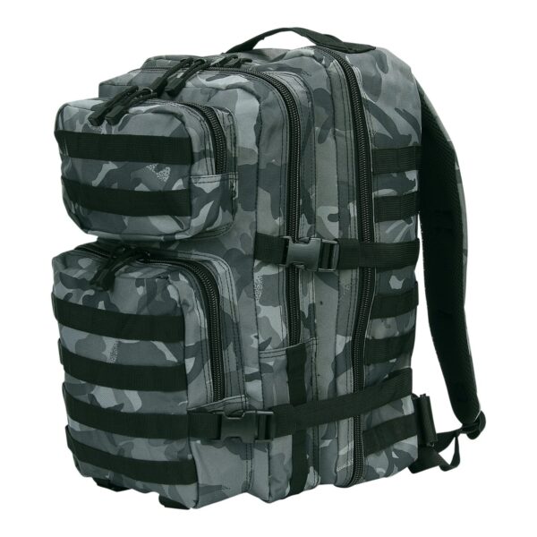 Rugzak Mountain14 De <strong>101 INC Rugzak Mountain</strong> is een robuuste rugzak ontworpen voor veelzijdig gebruik, gemaakt van 100% polyester. Deze rugzak is ideaal voor outdooractiviteiten, dagelijks gebruik of tactische doeleinden. Het beschikt over 4 afzonderlijke compartimenten, elk afsluitbaar met een rits, waardoor je spullen georganiseerd en veilig opgeborgen blijven. Dankzij de MOLLE-webbing aan de voor- en zijkanten kun je eenvoudig extra accessoires bevestigen. <strong>Kenmerken:</strong> <ul> <li><strong>Totale inhoud:</strong> 45 liter</li> <li><strong>Materialen:</strong> 100% polyester, duurzaam en slijtvast</li> <li><strong>Compartimenten:</strong> <ul> <li>Voorvak klein: 14 x 21 x 8 cm</li> <li>Voorvak groot: 25 x 21 x 12 cm</li> <li>Middenvak: 43 x 26 x 10 cm</li> <li>Hoofdvak: 46 x 28 x 21 cm</li> </ul> </li> <li><strong>MOLLE-systeem:</strong> Aan de voorzijde en zijkanten voor modulaire uitbreiding</li> </ul>