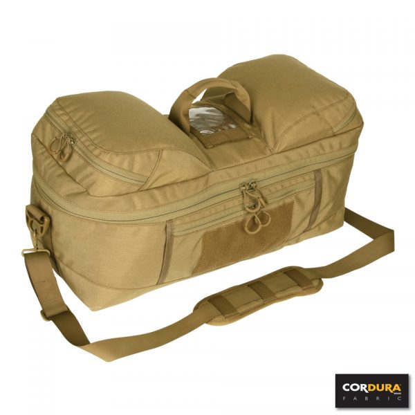 RANGE BAG CORDURA LQ161676 Range Bag gemaakt van Cordura Fabric. Multifunctionele draagtas met hengsel en verstelbare draagband. Deze range bags worden veel gebruikt in de buitensport, maar ook voor andere doeleinden. De binnenzijde van de tas is op te delen in diverse vakken door de handige velcro panelen. <strong>Kenmerken:</strong> <ul> <li>Gemaakt van 100% Cordura Fabric</li> <li>Duurzaam materiaal</li> <li>Lichtgewicht</li> <li>Binnenzijde op te delen in diverse vakken door velcro panelen.</li> <li>Velcro paneel aan de zijkant van de tas (voor bijv. patches)</li> <li>2 losse opbergvakken aan bovenzijde tas</li> <li>Naam/Adres vak aan de bovenzijde van de tas</li> </ul> <strong>​Afmetingen:</strong> Opbergvak bovenzijde (2 stuks): 20 x 21 x 7 cm (3 liter) Hoofdvak: 55 x 27 x 25 cm (38 liter) <div> <div class="colorimg">groen</div> </div>