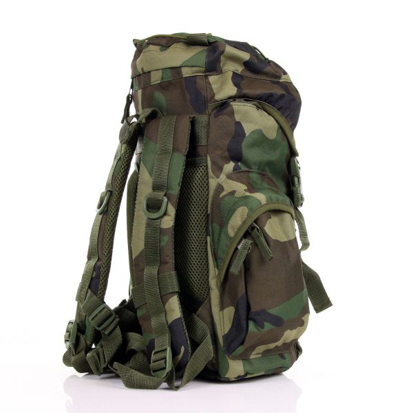 RUGZAK RECON 15 LTR.8 Rugzak recon 15 Ltr. van 100% nylon. De rugzak is getest onder zware omstandigheden en is water bestendig dankzij een ingebouwde regenhoes. <strong>Afmeting: </strong>24 x 15 x 40 cm. <div> <div class="colorimg">digital camo</div> </div>