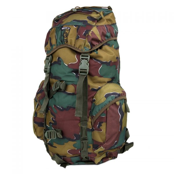 RUGZAK RECON 35 LTR.1 De <strong>Rugzak Recon 35 Ltr</strong> is de perfecte metgezel voor zowel outdoor expedities als dagelijks gebruik. Deze topkwaliteit toploader rugtas, gemaakt van 100% polyester, biedt maar liefst 35 liter aan opbergruimte in één groot compartiment. Dankzij de <strong>comfortabele mesh rugpadding</strong> en verstelbare draagstraps blijft de rugzak prettig zitten, zelfs tijdens lange wandelingen of drukke dagen. Met een ingebouwde regenhoes en meerdere ritsvakken is deze tas ook uitstekend voorbereid op wisselende weersomstandigheden.