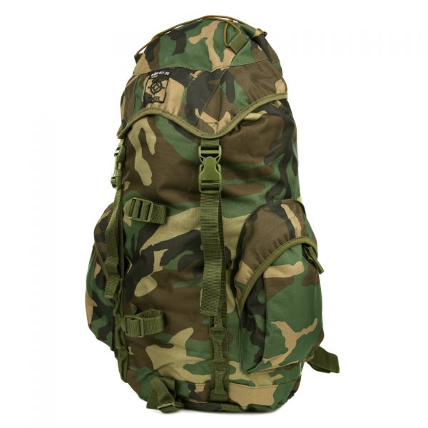 RUGZAK RECON 35 LTR.7 De <strong>Rugzak Recon 35 Ltr</strong> is de perfecte metgezel voor zowel outdoor expedities als dagelijks gebruik. Deze topkwaliteit toploader rugtas, gemaakt van 100% polyester, biedt maar liefst 35 liter aan opbergruimte in één groot compartiment. Dankzij de <strong>comfortabele mesh rugpadding</strong> en verstelbare draagstraps blijft de rugzak prettig zitten, zelfs tijdens lange wandelingen of drukke dagen. Met een ingebouwde regenhoes en meerdere ritsvakken is deze tas ook uitstekend voorbereid op wisselende weersomstandigheden.