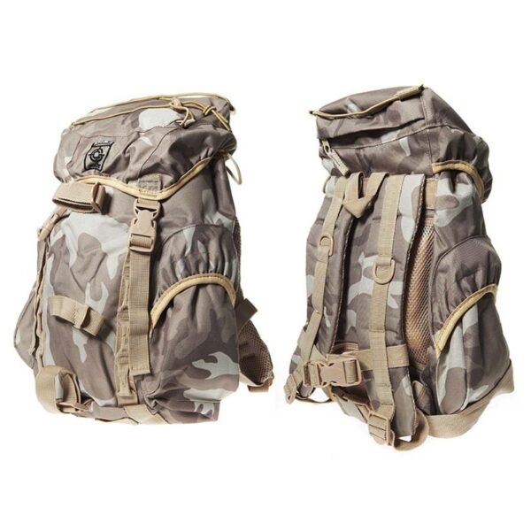 Rugzak recon 15 Ltr Rugzak recon 15 Ltr. van 100% nylon. De rugzak is getest onder zware omstandigheden en is water bestendig dankzij een ingebouwde regenhoes. <strong>Afmeting: </strong>24 x 15 x 40 cm. <div> <div class="colorimg">desert</div> </div>