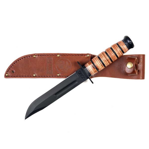 MES WW II IWO JIMA MET LEREN HOES Mes WW II van 100% metaal bruin Met lederen USMC hoes Lengte mes 33 cm. Hoes kan je bevestigen aan je koppel. <div> <h4><span style="color: #ff0000;"><strong>Messen en bijlen versturen wij altijd met leeftijdscheck 18+!</strong></span></h4> </div>