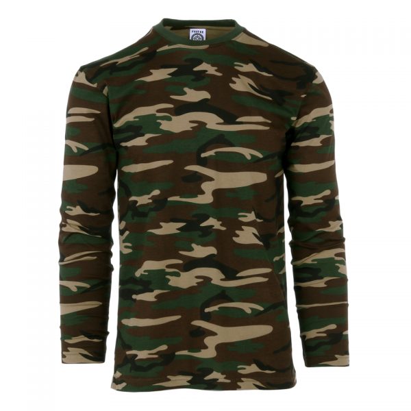 T SHIRT LANGE MOUW WOODLAND Het T-shirt met lange mouwen in de kleur woodland is vervaardigd uit hoogwaardig 100% katoen. Deze stof biedt een uitstekende combinatie van duurzaamheid, comfort en ademend vermogen, waardoor het perfect is voor dagelijks gebruik. De prachtige woodland kleur is tijdloos en past bijna bij elke outfit, waardoor het een essentieel onderdeel is van je garderobe. Of je nu gaat wandelen, kamperen of gewoon thuis wilt ontspannen, dit T-shirt met lange mouwen biedt de perfecte mix van stijl en functionaliteit.