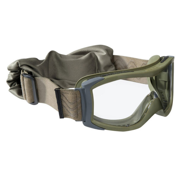 Bolle X1000 tactical bril clear platinum X1KSTDi 5 Nieuwste generatie van laag profiel ballistische brillen Groen, de X1000 past zich aan volgens de behoeften. De X1000 heeft de mogelijkheid: vervanglenzen voor gebruik met correctie glazen of lenzen voor gebruik zonder correctie glazen. (speciale RX-vorm). De X1000 past onder bijna alle helmen en biedt comfort, aanpassingsvermogen en bescherming. De X1000 is de perfecte bril voor extreme situaties. <strong>Ballistic Resistance STANAG 2920</strong> Heldere lens : V50 220.7 m/s (795km/h) RX heldere lens : V50 212.5 m/s (766km/h) Zonne Lens : V50 217.2 m/s (782km/h) RX zonnelens : V50 216.2 m/s (779km/h) Gele lens : V50 : 215.7 m/s (777km/h) RX gele lens : V50 209.6 m/s (755km/h) <strong>Eigenschappen:</strong> * Panoramisch gezichtsveld * Ballistische lens * Geventileerd montuur * Hoog resistant tpv montuur * Anti-kras, anti-condens coating * Standaard lens of rx lens voor correctiebrillen * Beweegbaar voor helmdragers * Vlug wisselsysteem * Rx adapter geschikt