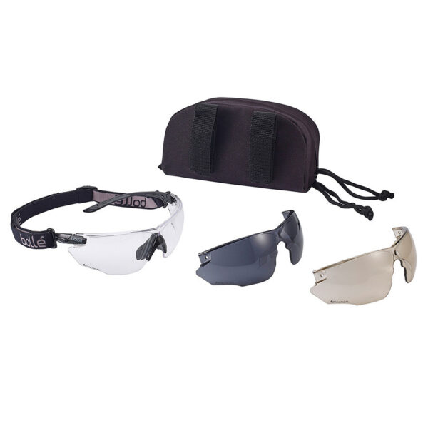 Bolle combat kit bril platinum combkitn 81 Mono lens, eenvoudig te verwissellen naar getinte lens, smoke of CSP, deze ballistische veiligheidsbril zwart COMBAT past zich moeiteloos aan aan uw behoefte en biedt u maximale bescherming. Dankzij een tweetal opties, met veren of elastiek, en de mogelijkheid tot het plaatsen van een schuimstof afdichting heeft u de keuze uit de meest comfortabele uitvoering. <strong>Ballistic Resistance STANAG 4296</strong> Heldere lens : V50 824.4 km/h | 229 m/s Smoke lens : V50 849.6 km/h | 236 m/s CSP lens : V50 918 km/h | 255 m/s <strong>Eigenschappen:</strong> * Ballistische lens in polycarbonaat * Verstelbaar elastiek * Anti-slip neusbrug * Anti-kras en non mist PLATINUM® * extreem gevormde lens