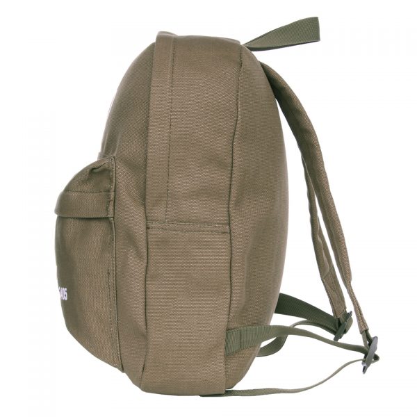 KINDER RUGZAK U.S. ARMY2 <big>Fostex WWII Series kinder rugzak U.S. Army Zwart Een canvas rugzakje met de Amerikaanse Allied Star als opdruk. Leuke vintage leger rugzak voor de kinderen. Perfect voor naar school, het sporten of een dagje uit. Gemaakt van 100% katoen (canvas).</big> <strong>Afmetingen:</strong> <ul> <li><big>lengte: 36cm </big></li> <li><big>breedte: 30cm </big></li> <li><big>diepte: 17cm</big></li> <li><big>Voorvak: 20 x 23 x 5 cm</big></li> </ul>