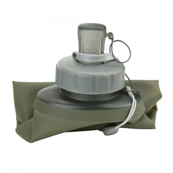 OPVOUWBARE WATERFLES2 Opvouwbare waterfles Ranger Green. Ideaal voor op de camping of tijdens outdooractiviteiten. Dankzij de opvouwbare functie kan deze waterfles in een rugzak worden meegenomen. <strong>Kenmerken:</strong> <ul> <li>Voorzien van draaghendel</li> <li>Inhoud: 600 ml</li> </ul> Grootte (ingevouwen): 12 x 9 x 6 cm Grootte (uitgevouwen): 12 x 22 x 6 cm
