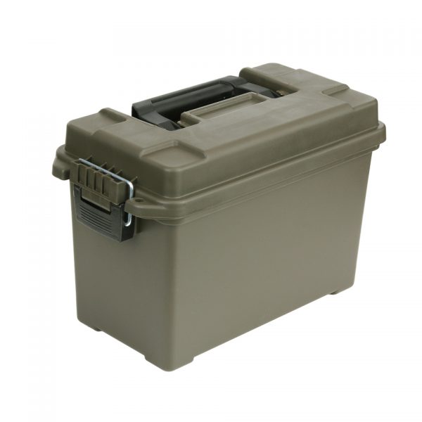 PLASTIC MUNITIEKIST SET <strong>Plastic Munitiekist Set – Waterbestendige Opslagkisten</strong> De <strong>plastic munitiekist set</strong> van Fosco Industries is de ideale oplossing voor het veilig opbergen en beschermen van je spullen. Deze robuuste en praktische kistenset bestaat uit een kleine en grote kist, beide voorzien van een <strong>waterbestendige rubberafsluiting</strong>. Perfect voor outdoorliefhebbers, vissers en bushcraftactiviteiten. De kisten beschermen je spullen tegen regen en vocht, maar zijn niet geschikt om volledig onder water te dompelen.