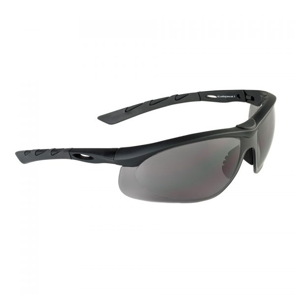 SWISSEYE BRIL LANCER 40321 *light protection glasses with rubberized, fluted temples - Zwart *optimal wearing comfort with ear protection because of the flat temples *temple with inclination *polycarbonate lens with antifog/antiscratch coating *100% UVA-, UVB- and UVC-protection up to 400 nm (nanometer) *microfiber bag *EN 1836:2005+A1:2007 *STANAG 4296