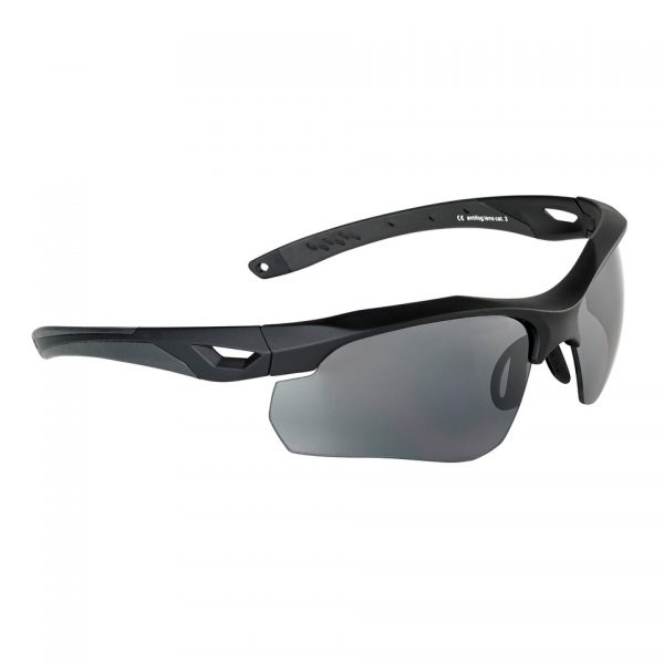 SWISSEYE BRIL SKYRAY 40311 *light protection glasses with adjustable nose segment and soft temples *optimal wearing comfort with ear protection because of the flat temples *polycarbonate lens with antifog/antiscratch coating *100% UVA-, UVB- and UVC-protection up to 400 nm (nanometer) *spare lenses in clear *microfiber bag and case *EN 1836:2005+A1:2007 *STANAG 4296 <div class="colordesc">zwart</div>