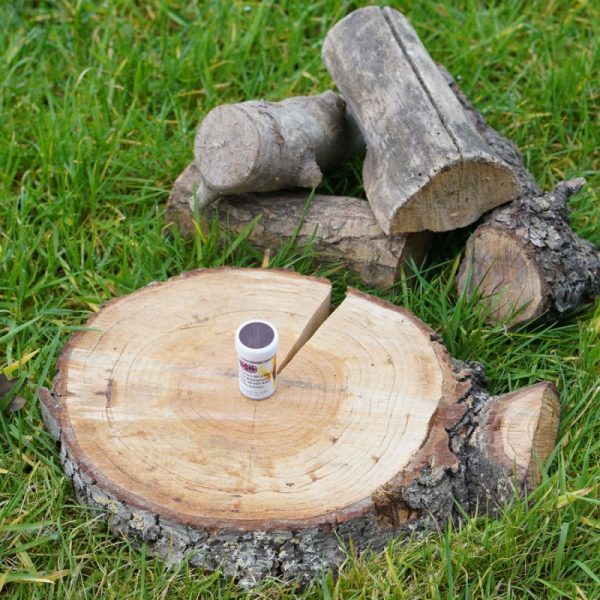 429741 BCB waterproof matches 1 x 25 st. CN327A Sterker en effectiever dan standaard lucifers. Deze lucifers hebben extra lange hoofden en zullen blijven branden zelfs bij harde wind en regen. Handgedompeld en gelakt. Lucifers zijn verpakt per 25 stuks in een waterdichte container.