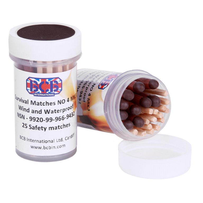 BCB WATERPROOF MATCHES 1 X 25 ST. Sterker en effectiever dan standaard lucifers. Deze lucifers hebben extra lange hoofden en zullen blijven branden zelfs bij harde wind en regen. Handgedompeld en gelakt. Lucifers zijn verpakt per 25 stuks in een waterdichte container.